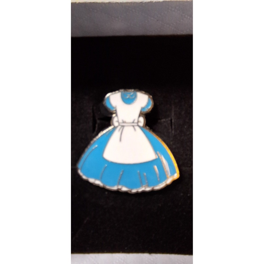 Loungefly Disney enamel trading pin Alice in Wonderland Blue Dress